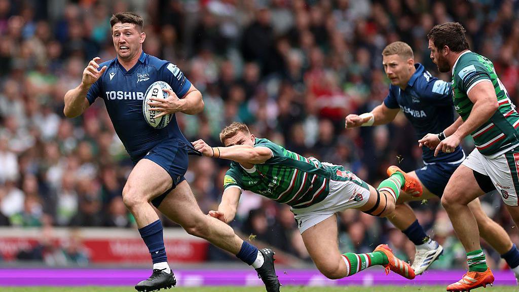 Ben Curry makes a break against Leicester
