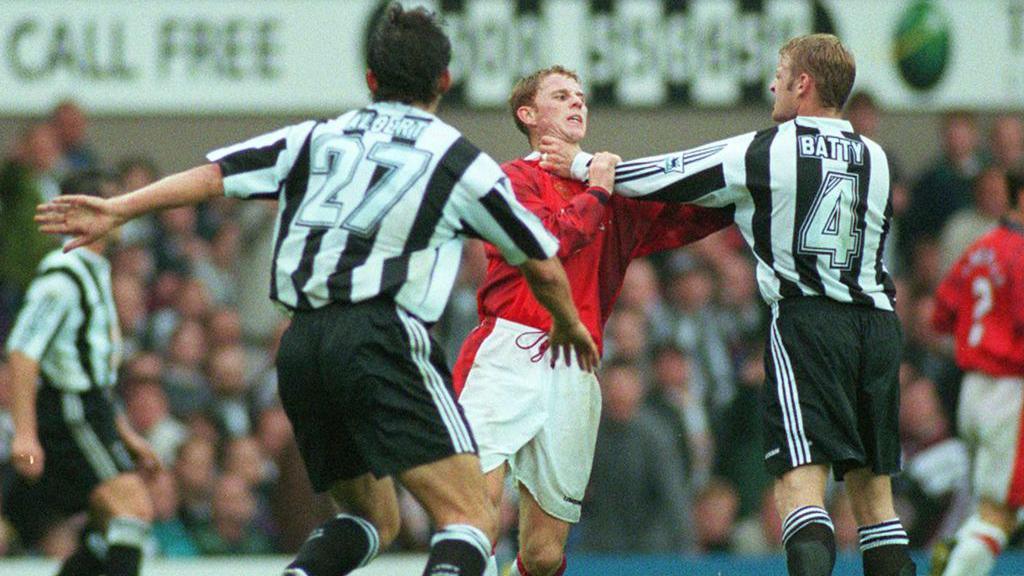 David Batty goes head-to-head with Nicky Butt during Newcastle United's game against Manchester United at St James' Park on 20 October, 1996