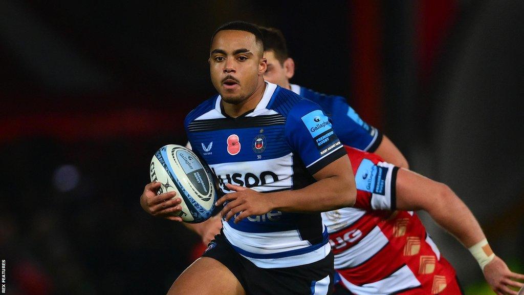 Max Ojomoh running with the ball for Bath