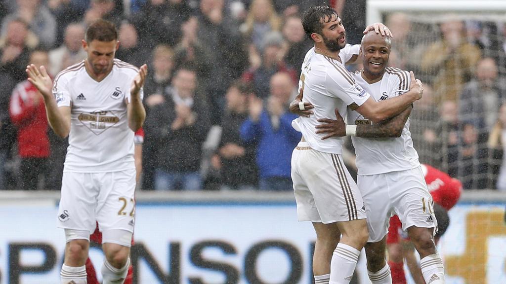 Andre Ayew celebrates