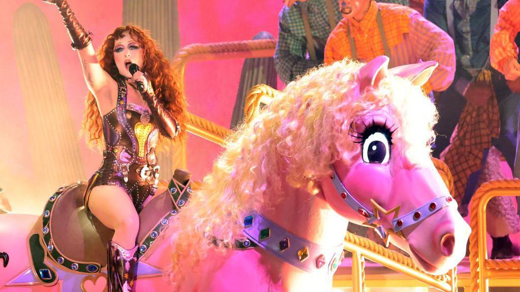 LOS ANGELES, CALIFORNIA - FEBRUARY 02: (FOR EDITORIAL USE ONLY) Chappell Roan performs onstage during the 67th GRAMMY Awards at Crypto.com Arena on February 02, 2025 in Los Angeles, California. (Photo by Amy Sussman/Getty Images)