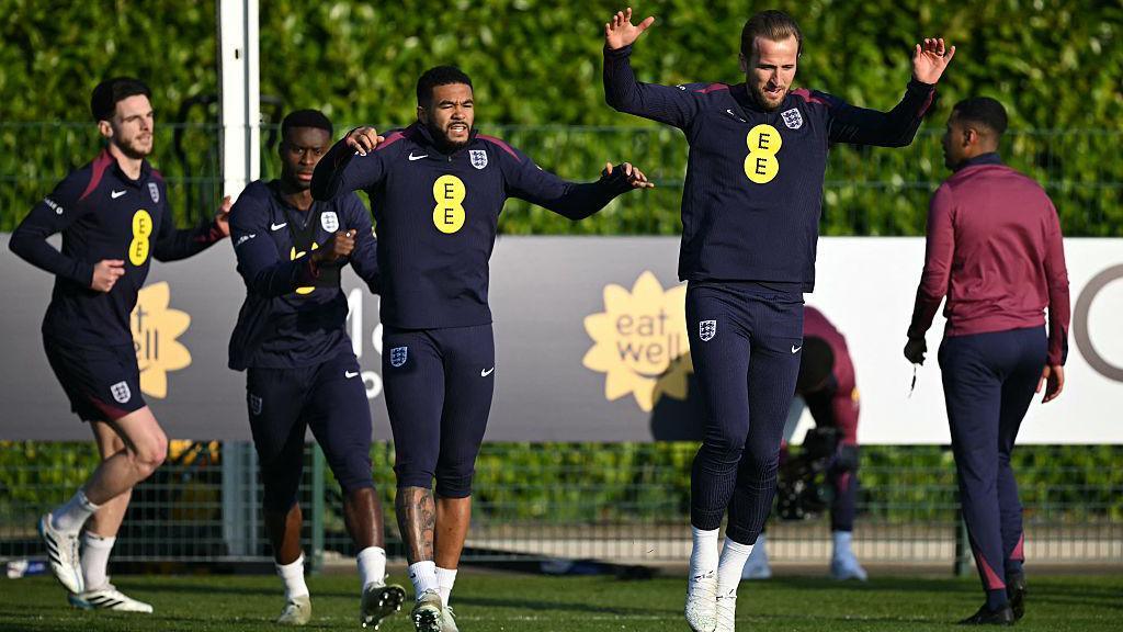 Declan Rice, Marc Guehi, Reece James and Harry Kane take part in an England training session