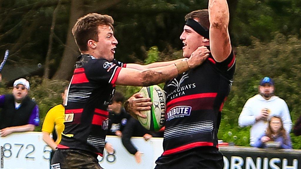 Cornish Pirates celebrate a try