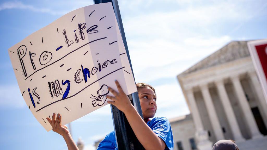  Pro-abortion and anti-abortion protesters confronted outside of the US Supreme Court in Washington, DC, United States on June 24, 2024 on 2nd anniversary of high court's abortion ruling