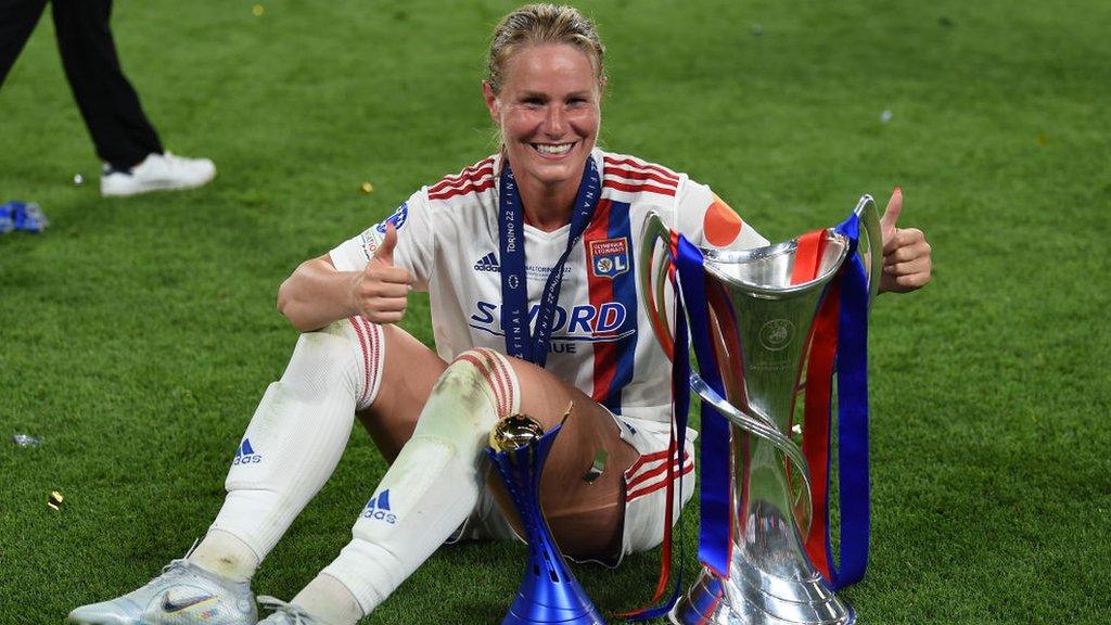 amandine-henry.