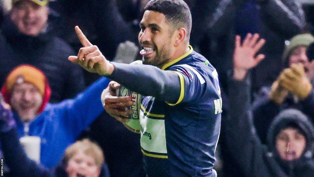 Nene Macdonald in action for Leeds Rhinos