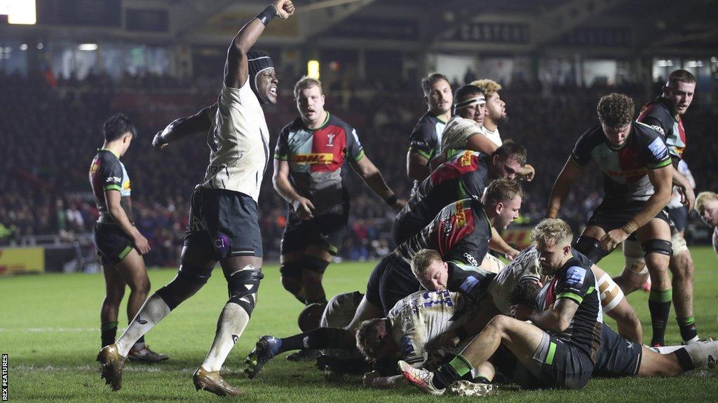 Saracens celebrate a try against Harlequins