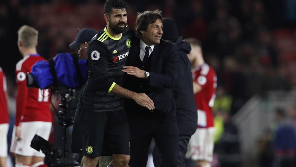 Antonio Conte and Diego Costa celebrate