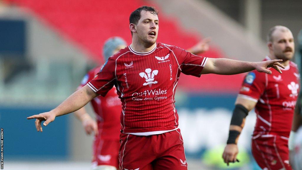 Scarlets hooker Ryan Elias is preparing to make his 150th appearance for his region