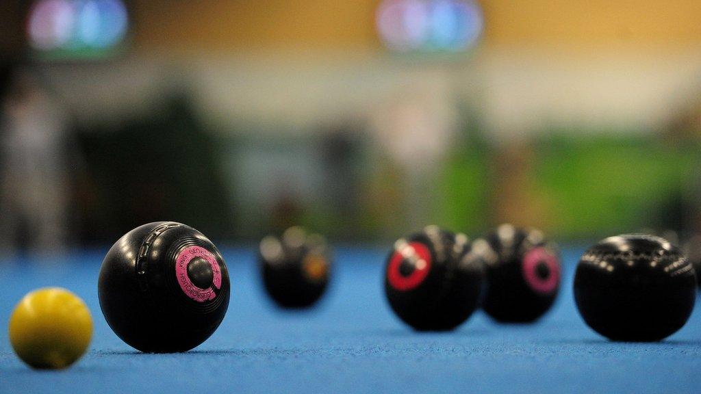 Indoor bowls