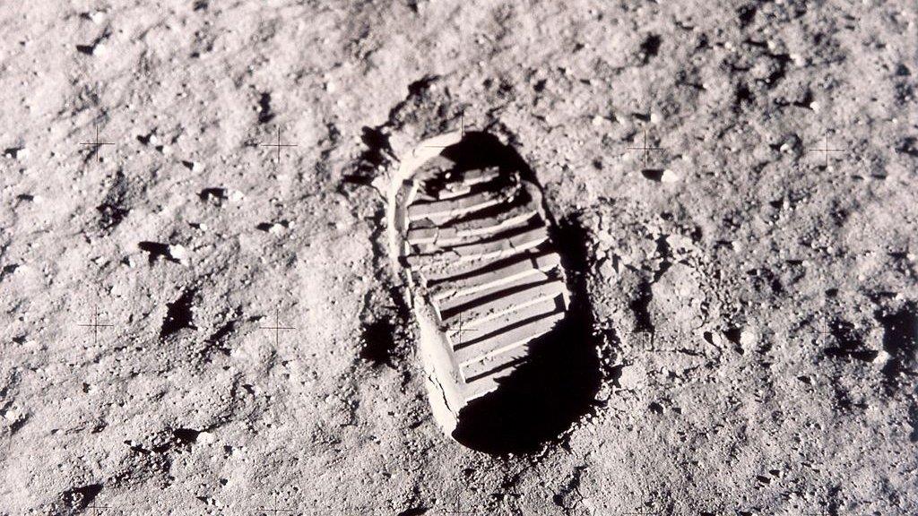 footprint-moon