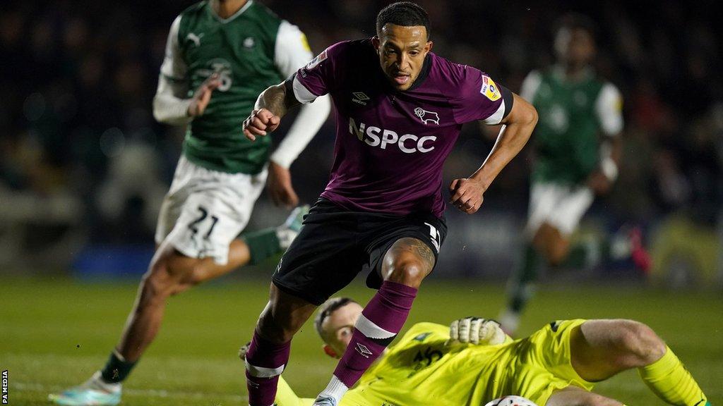 Nathaniel Mendez-Laing scores for Derby