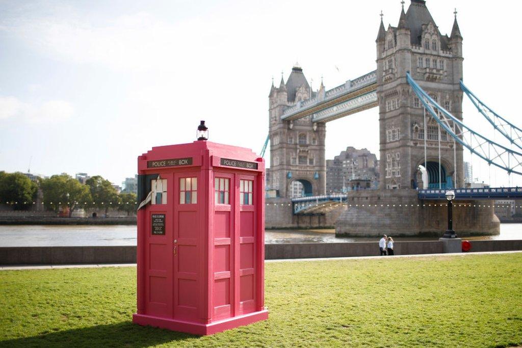 pink tardis london bridge