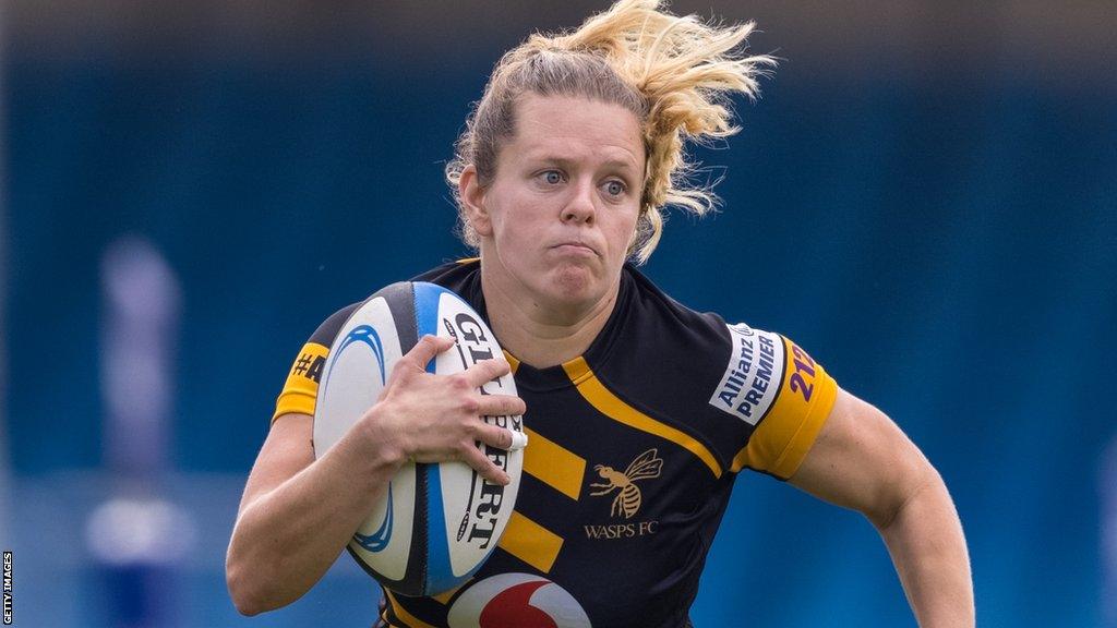 Wasps' Tess Braunerova runs with the ball