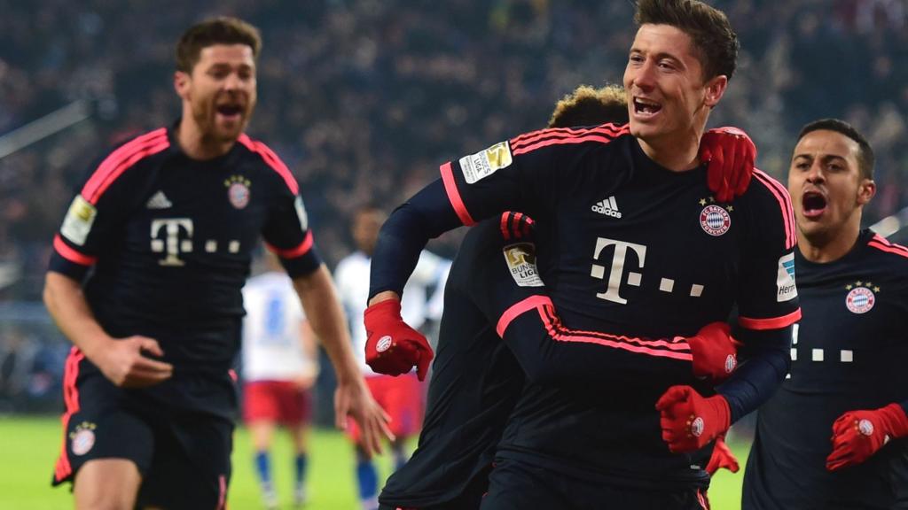 Robert Lewandowski celebrates