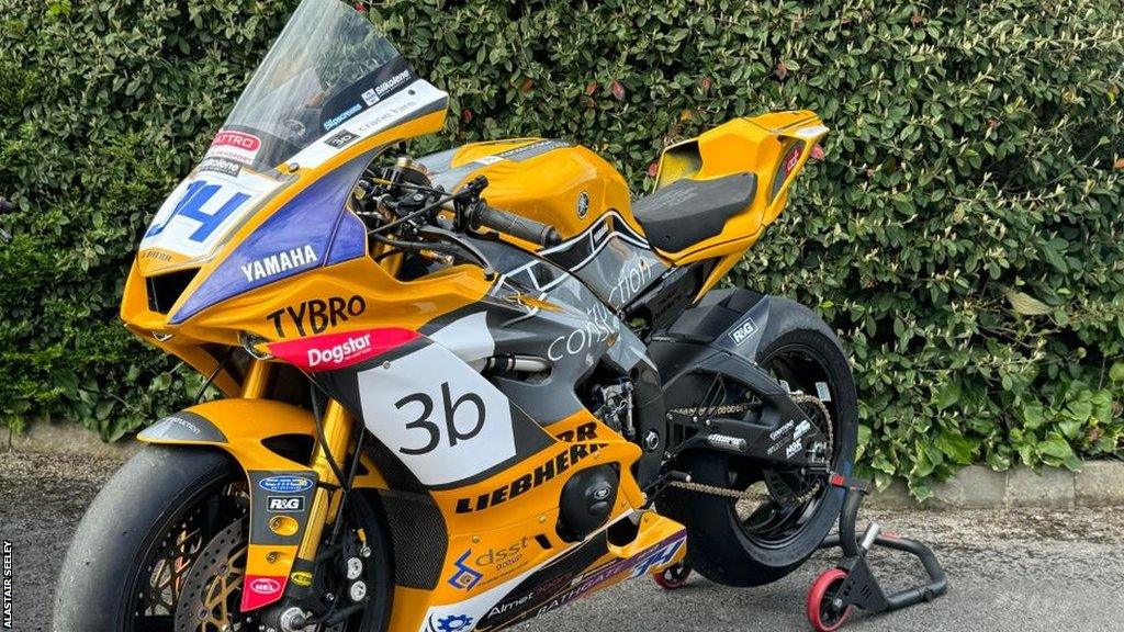 The Yamaha R6 Alastair Seeley will ride in the 2024 British Supersport series