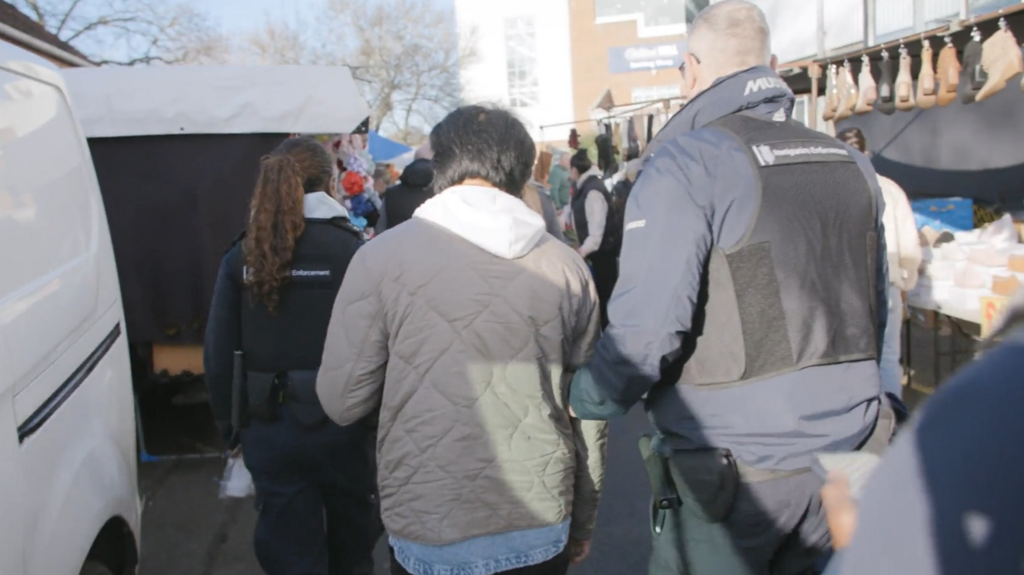 Rafforzamento dei controlli porta a numerosi arresti per lavoro illegale