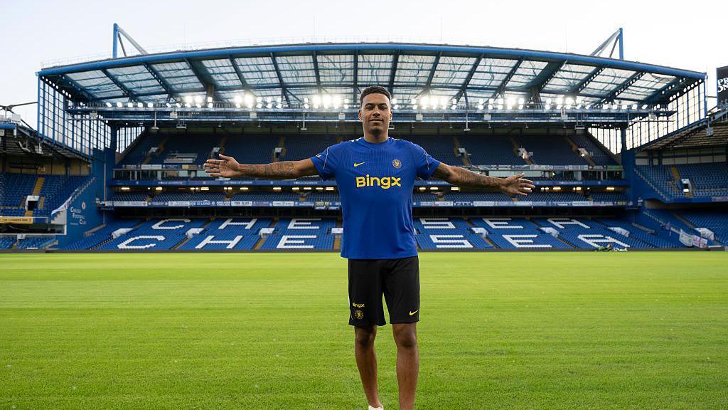 Chelsea unveil new signing Morgan Rogers
