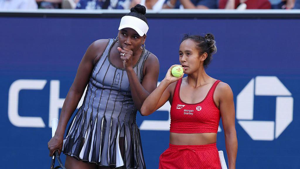 Venus Williams and Leylah Fernandez