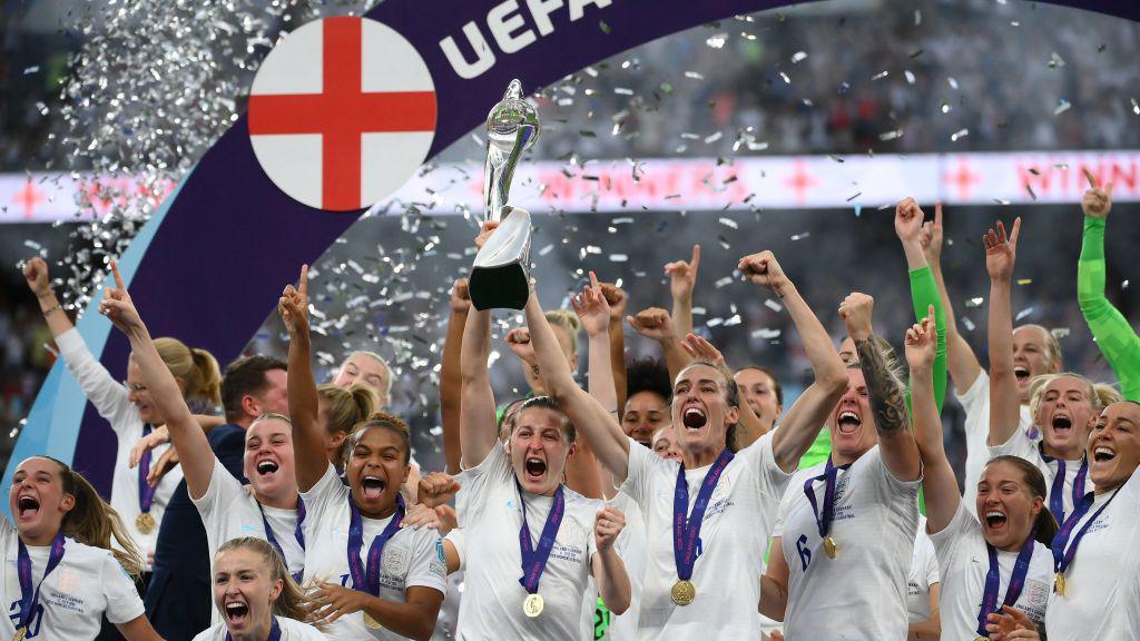 England lifting Euros trophy in 2022