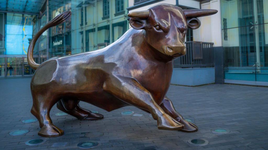 The Bull Ring statue in Birmingham