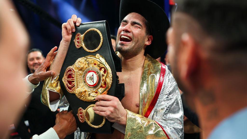 Gilberto 'Zurdo' Ramirez celebrates a victory