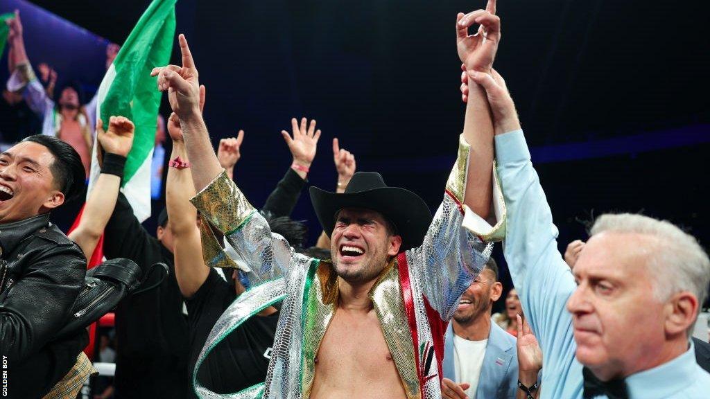 Mexico's Gilberto Ramirez celebrates