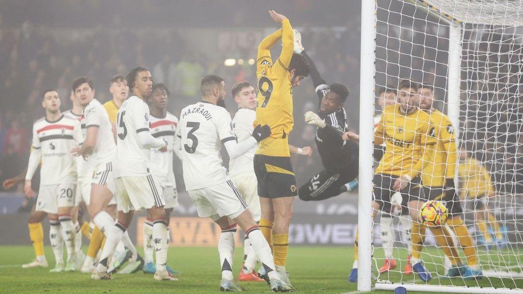 Matheus Cunha scores from corner against Manchester United