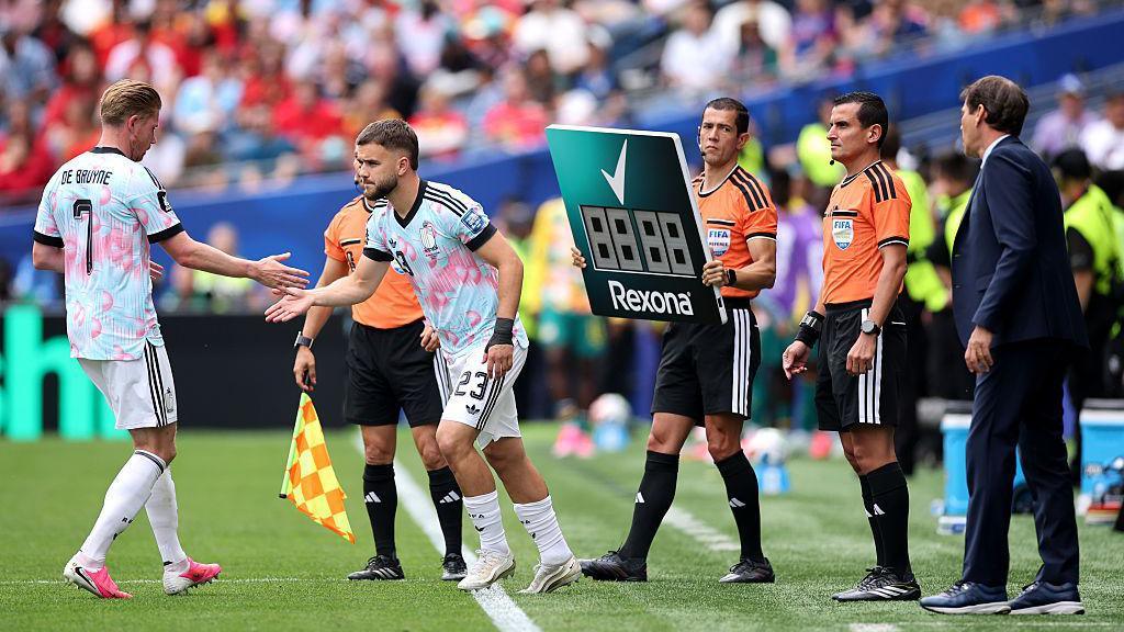 Belgium's Kevin de Bruyne being substituted