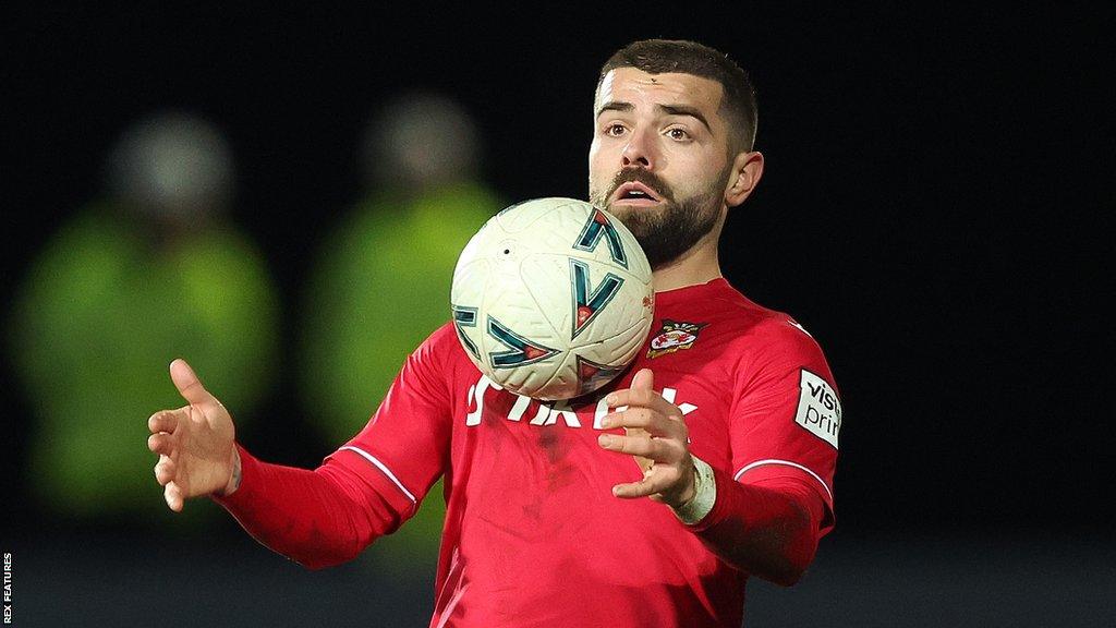 Elliot Lee in action for Wrexham