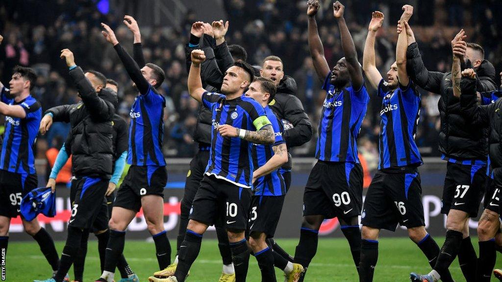 Inter celebrate