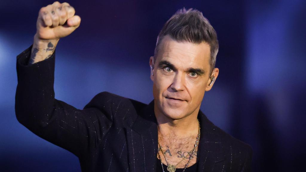 Robbie Williams: Photo requests cause ‘discomfort’
