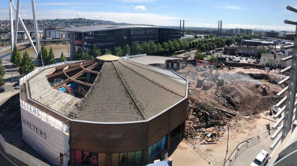 A nesting gull meant the cost of knocking down Newport Centre rocketed by almost £500,000