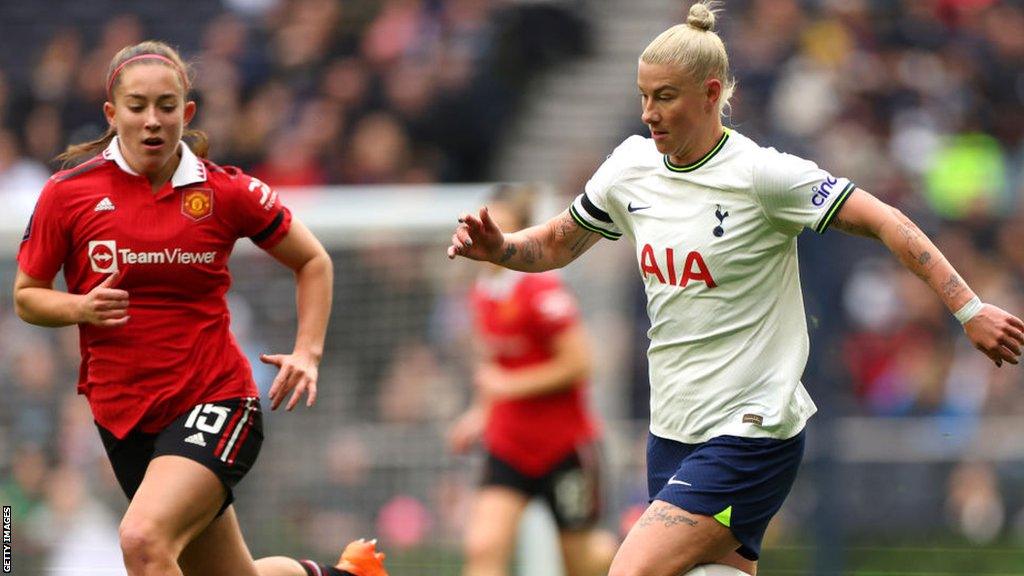 Maya Le Tissier and Bethany England in action at Tottenham Hotspur Stadium