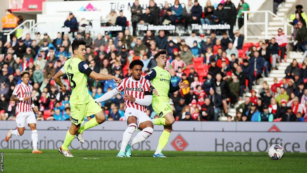 Ryan Mmaee gives Stoke City the lead against Sunderland