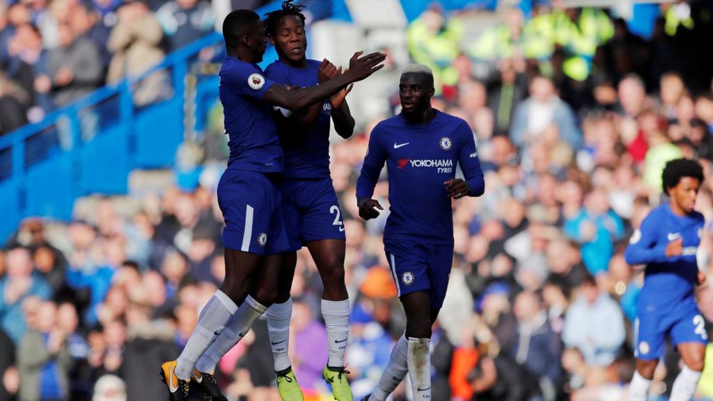 Michy Batshuayi celebrates