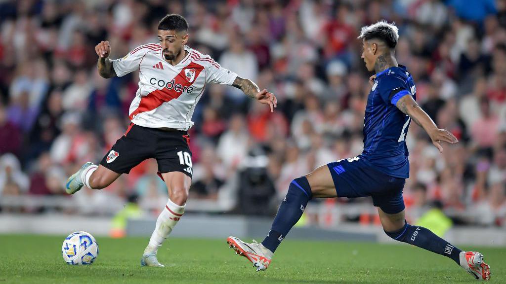 Manuel Lanzini in action for River Plate