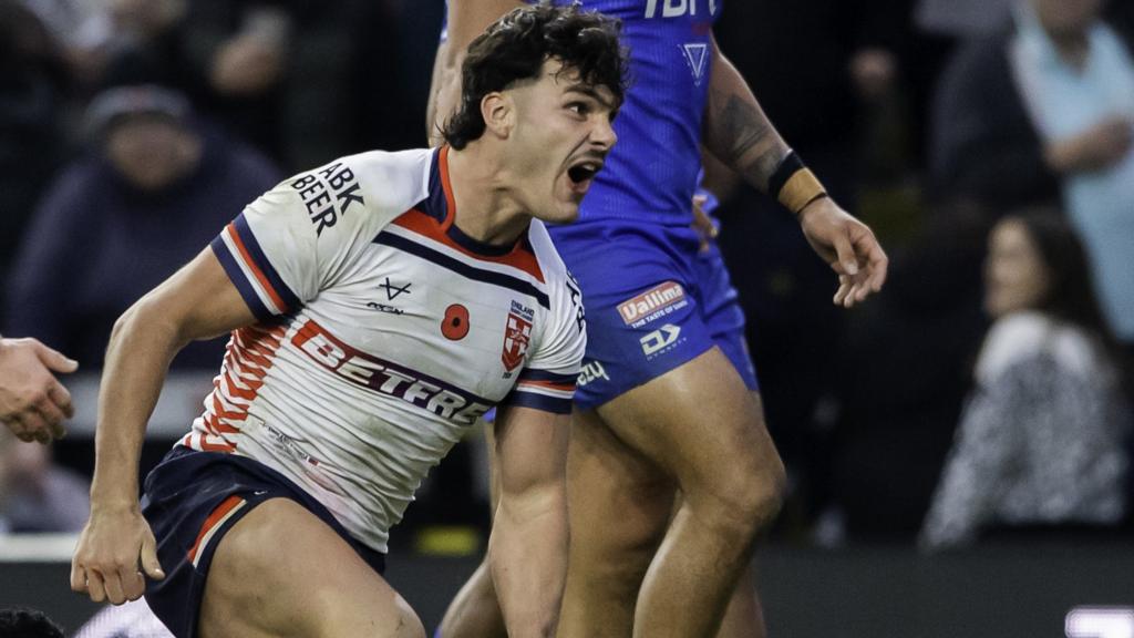 Harbie Farnworth celebrates a try