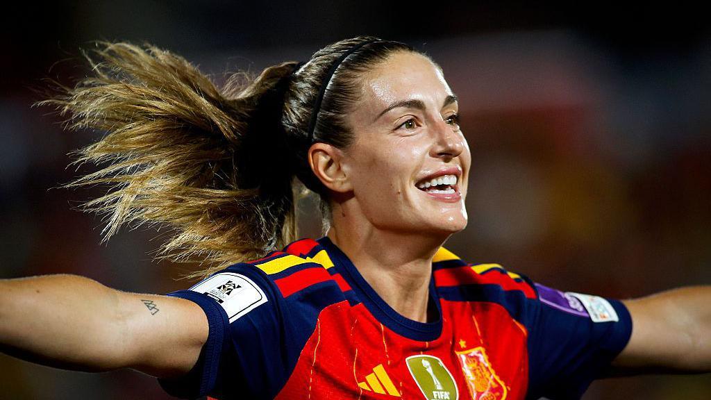 Alexia Putellas celebrates scoring for Spain