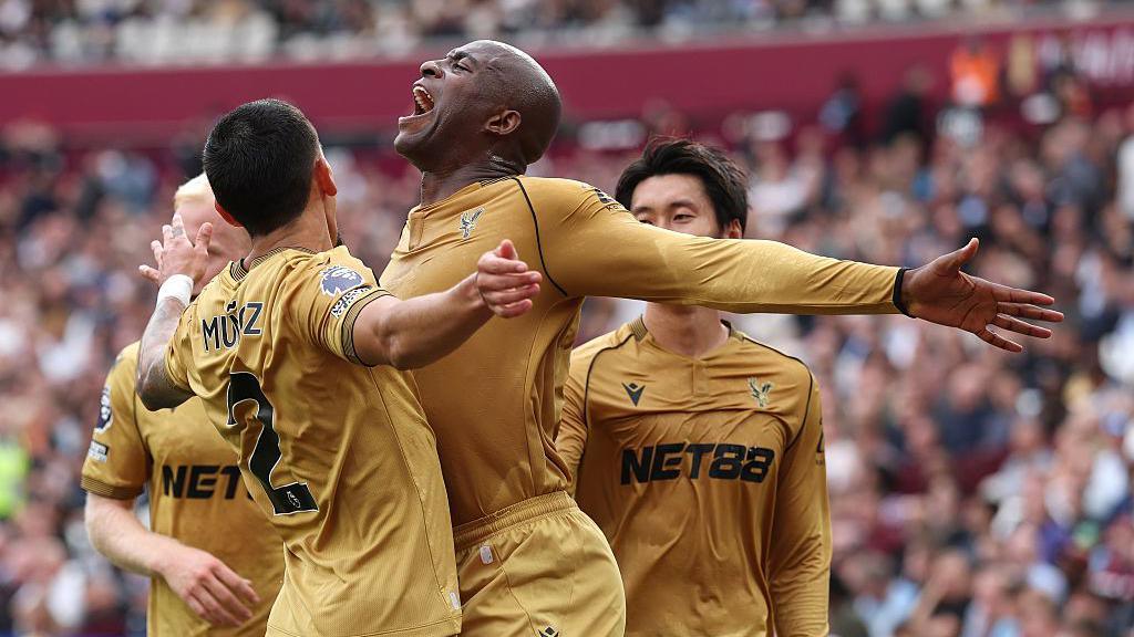 Crystal Palace celebrate a goal
