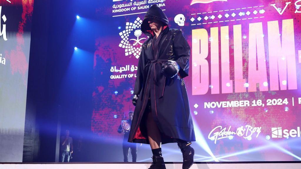 Chris Billam-Smith makes his way to the ring in Saudi Arabia