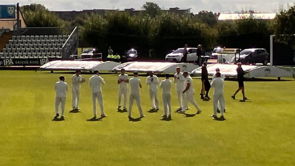 The retiring Joe Leach has a guard of honour at Worcester 