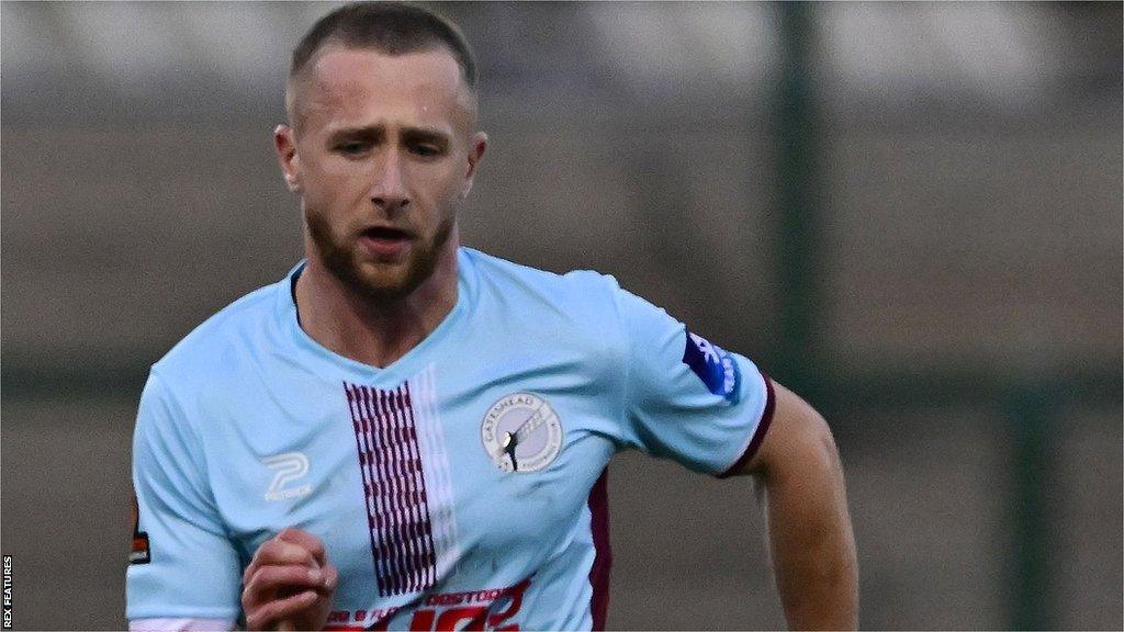 Stephen Wearne in action for Gateshead