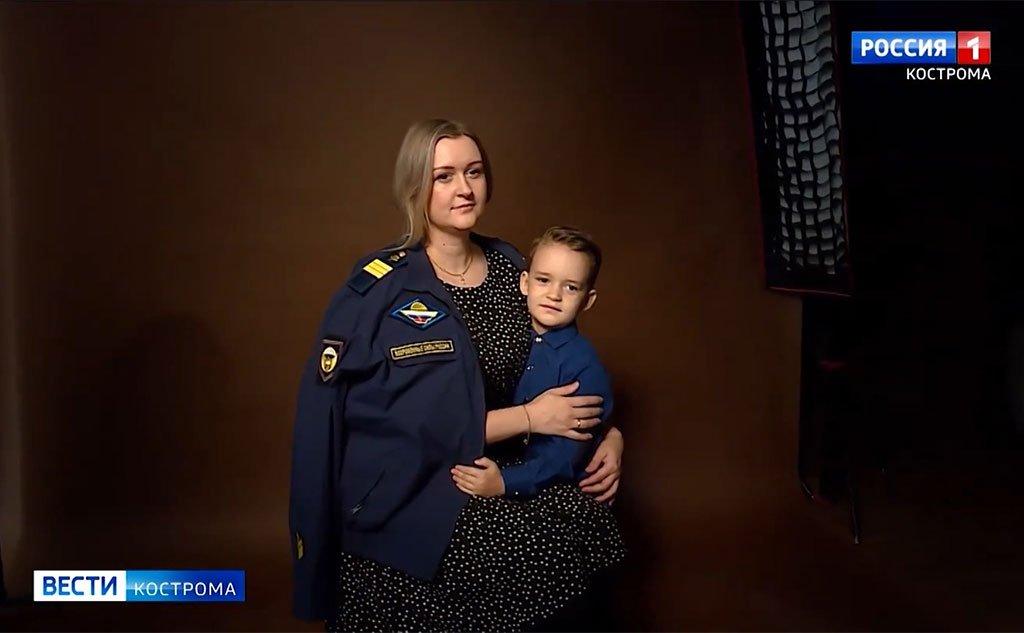 Soldier's wife with his uniform