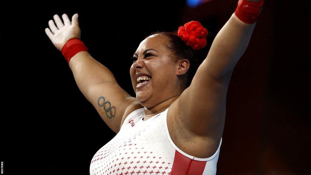 Emily Campbell celebrates after she sets a Commonwealth Games record