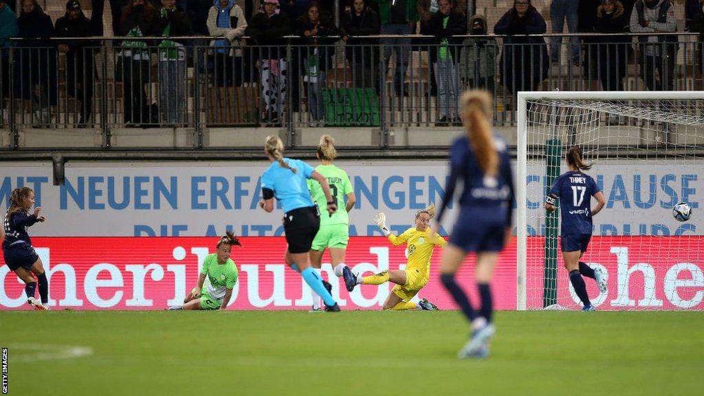 Julie Dufour scores for Paris FC at Wolfsburg