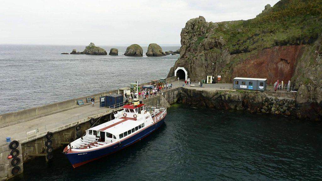 boat-docked-in-sark.