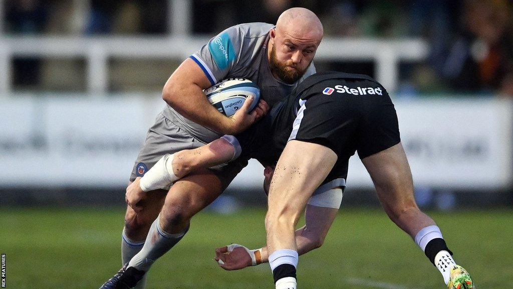 Tom Dunn with the ball for Bath