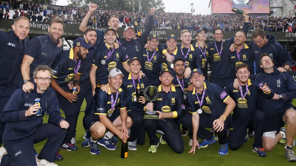 Warwickshire celebrate One-Day Cup win