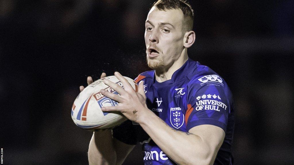 Frankie Halton in action for Hull KR